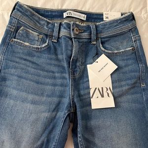 ZARA mid rise skinny jeans size 4